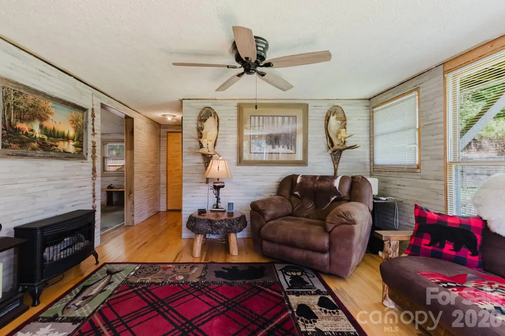 1380 Highway 19a Highway Whittier, NC 28789