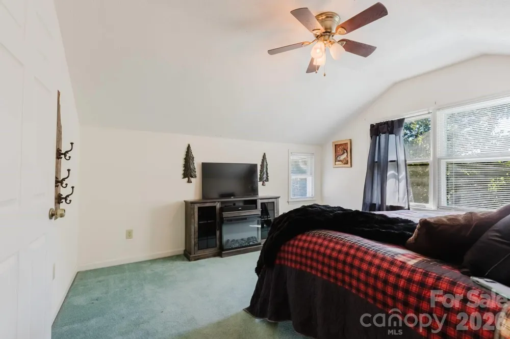 1380 Highway 19a Highway Whittier, NC 28789