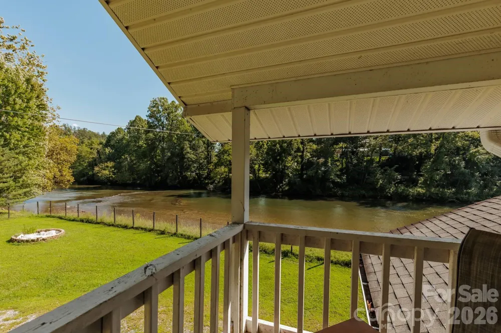 1380 Highway 19a Highway Whittier, NC 28789