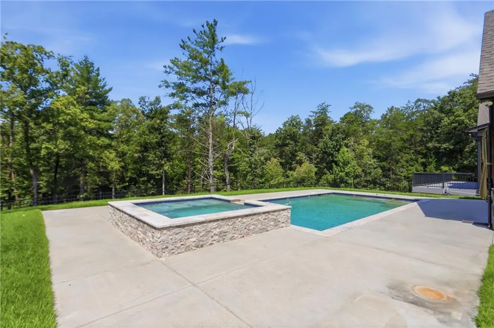 175 Lands End Trail Cleveland, GA 30528