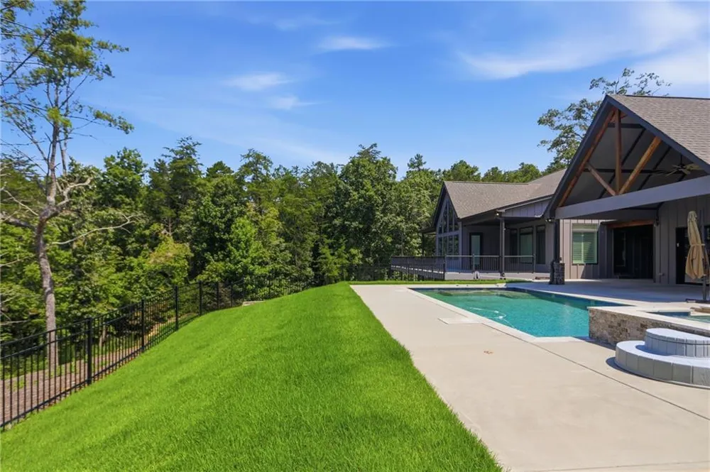 175 Lands End Trail Cleveland, GA 30528