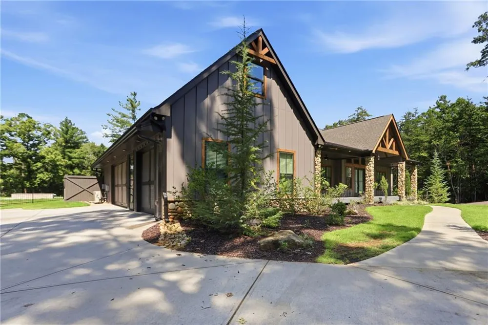 175 Lands End Trail Cleveland, GA 30528