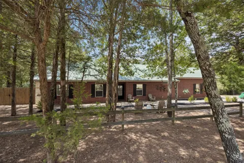 2904 Hideaway Lane