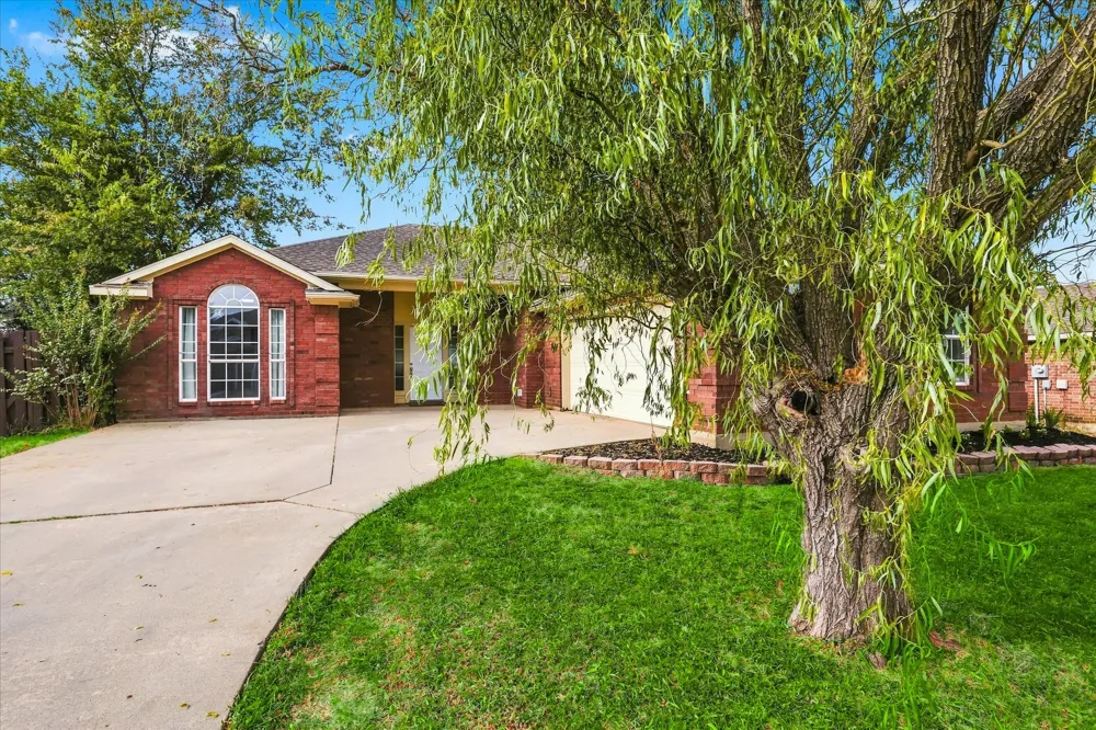 208 Cory Court Krum, TX 76249