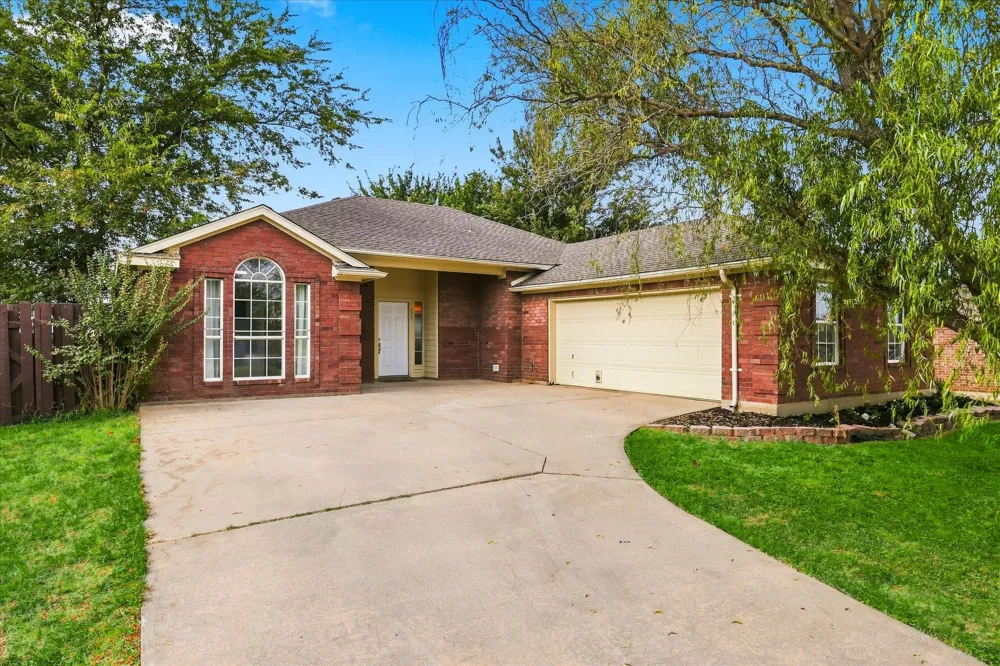 208 Cory Court Krum, TX 76249