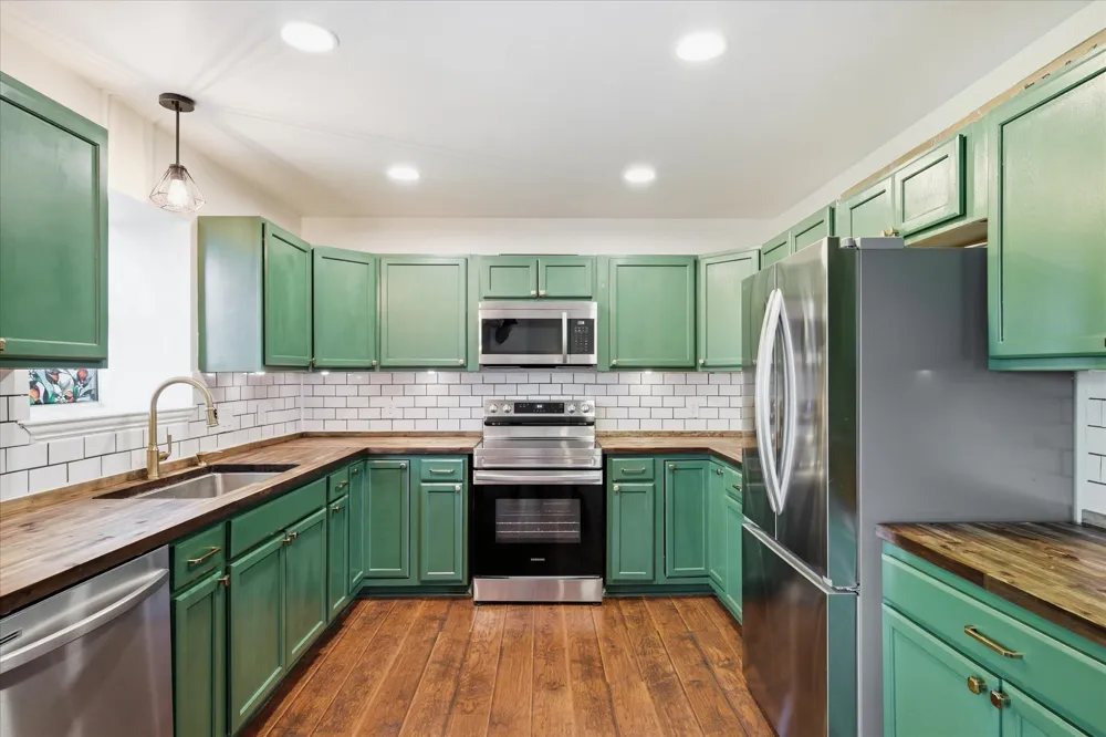 208 Cory Court Krum, TX 76249