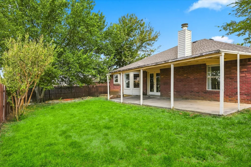 208 Cory Court Krum, TX 76249