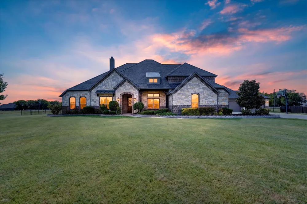 11110 Whispering Lane Talty, TX 75126