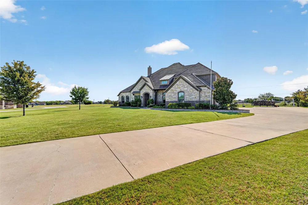 11110 Whispering Lane Talty, TX 75126