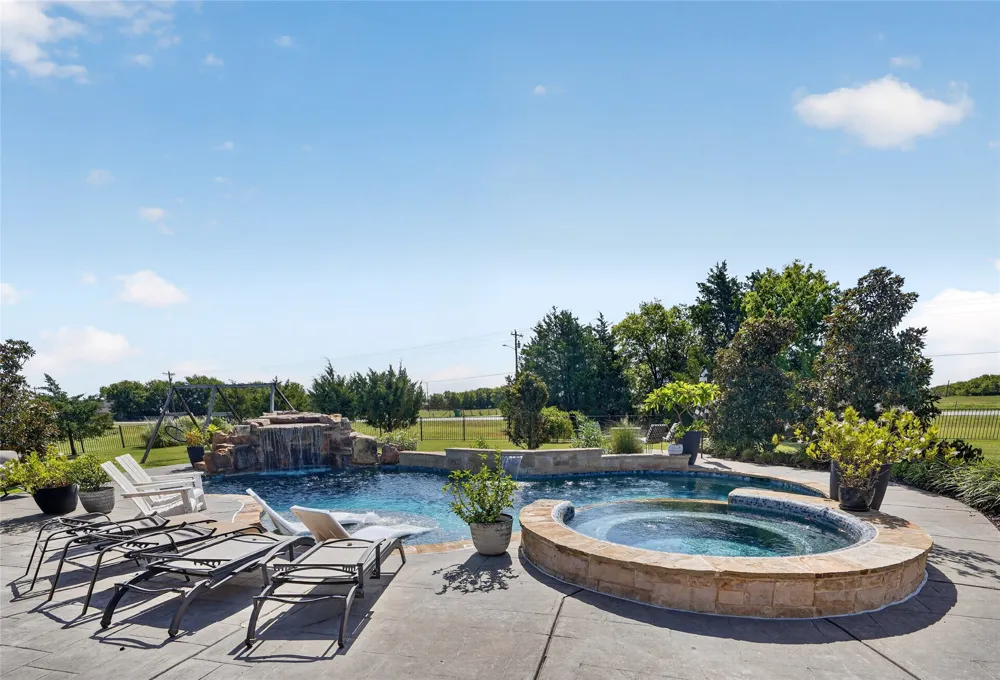 11110 Whispering Lane Talty, TX 75126
