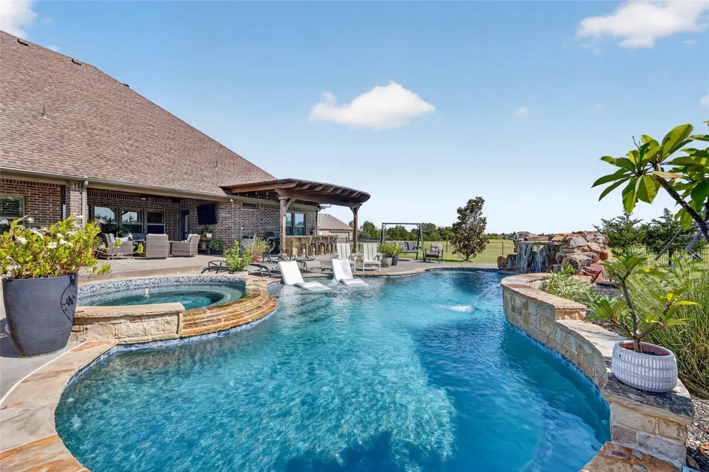 11110 Whispering Lane Talty, TX 75126