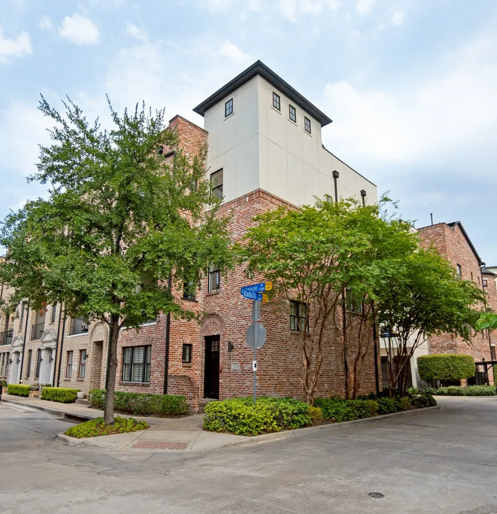 2110 Helsminster Drive Dallas, TX 75201