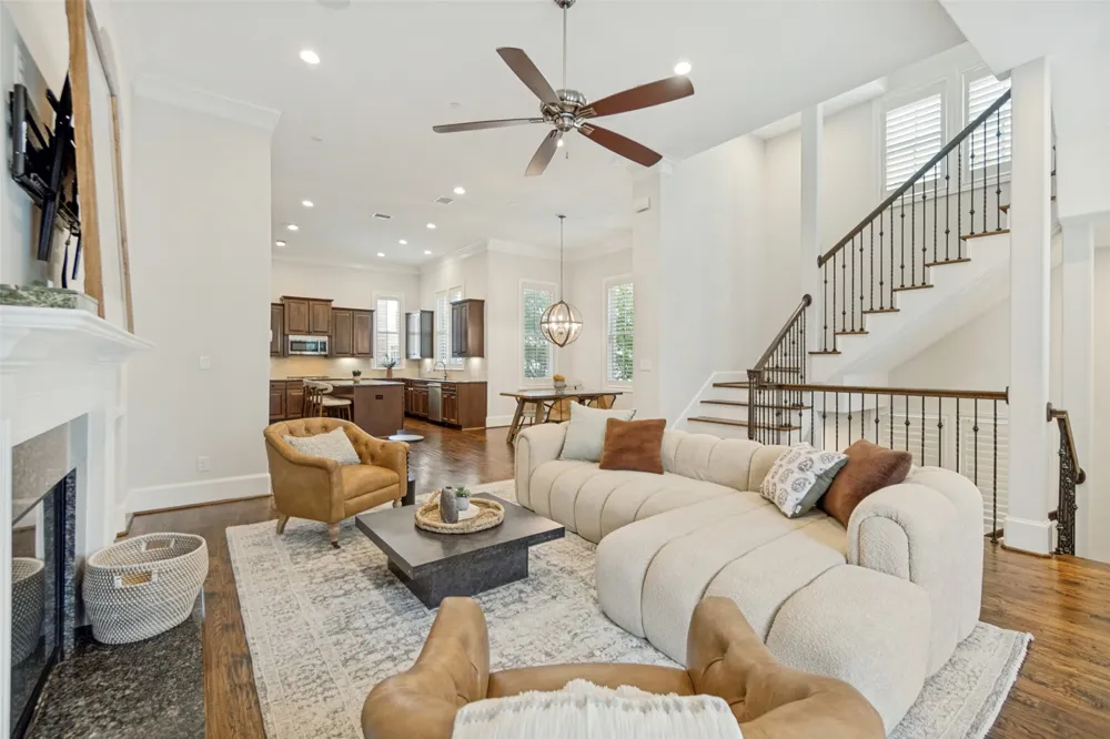 2110 Helsminster Drive Dallas, TX 75201