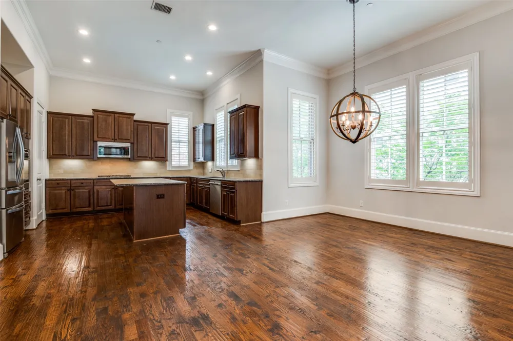 2110 Helsminster Drive Dallas, TX 75201