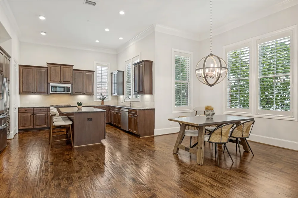 2110 Helsminster Drive Dallas, TX 75201