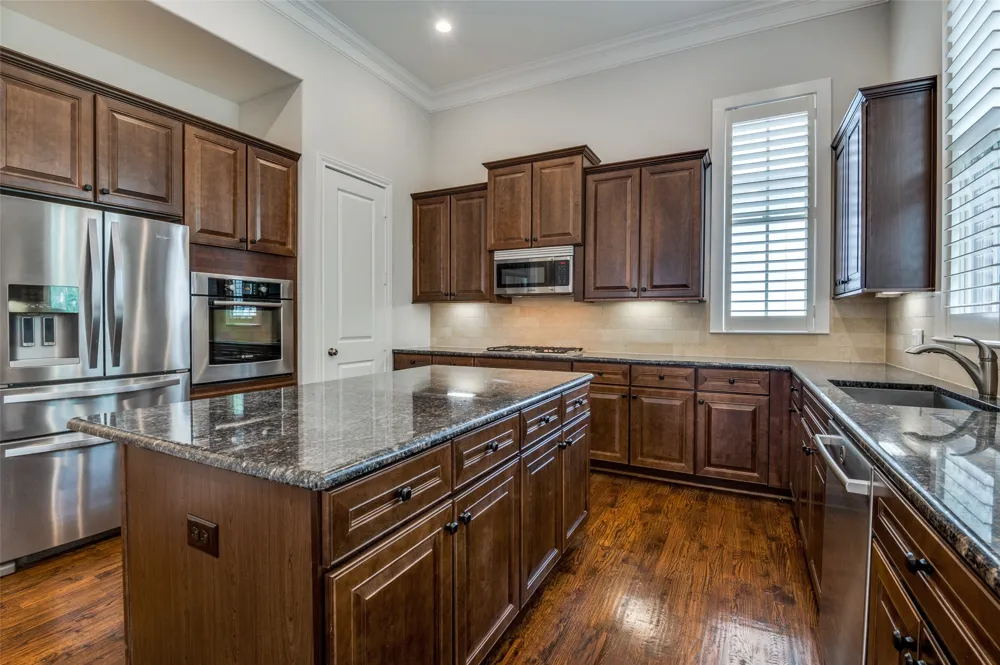 2110 Helsminster Drive Dallas, TX 75201