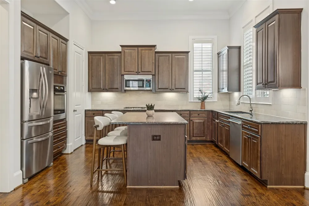 2110 Helsminster Drive Dallas, TX 75201