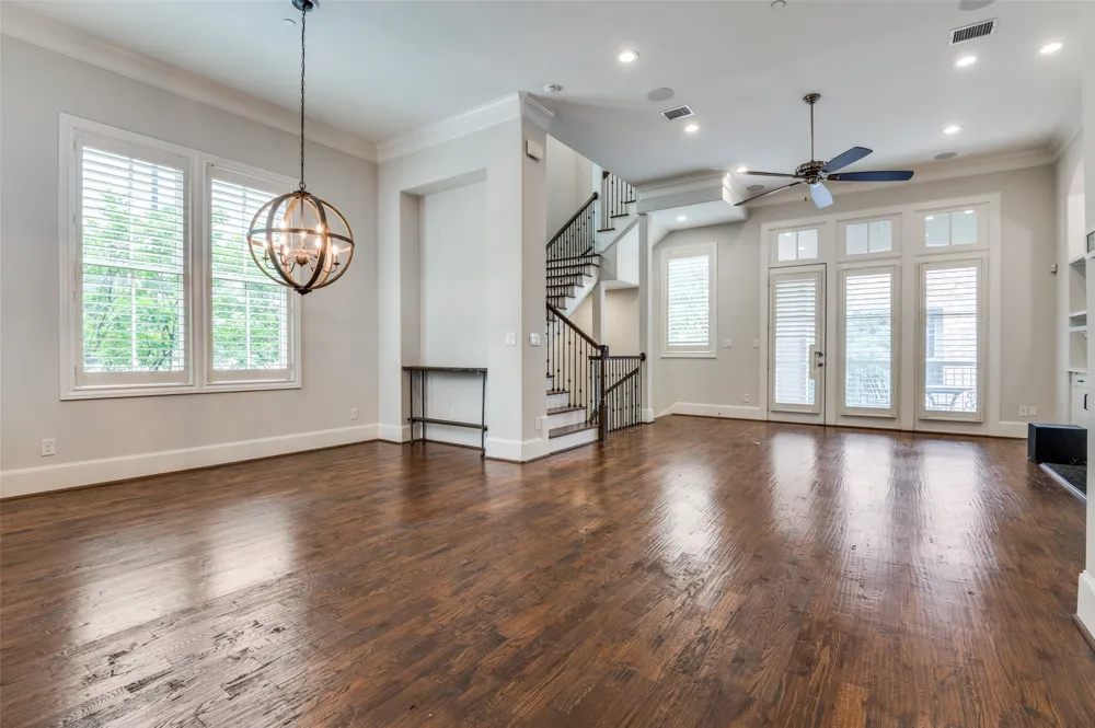 2110 Helsminster Drive Dallas, TX 75201