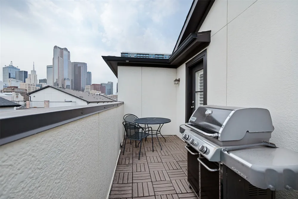 2110 Helsminster Drive Dallas, TX 75201