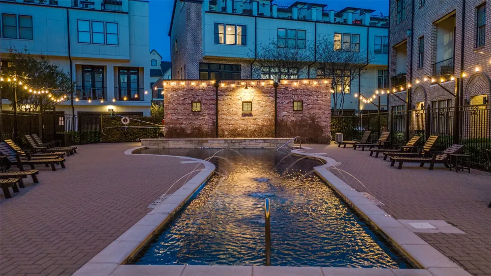 2110 Helsminster Drive Dallas, TX 75201