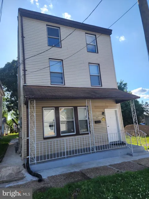211 BROAD STREET