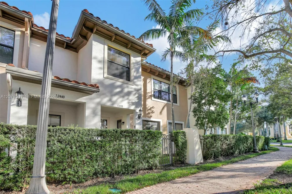 12430 NW 32nd Mnr Sunrise, FL 33323