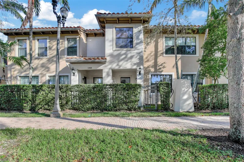 12430 NW 32nd Mnr Sunrise, FL 33323
