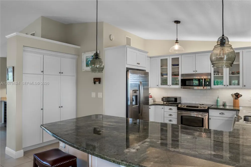 148 Giardino Dr Plantation Key, FL 33036