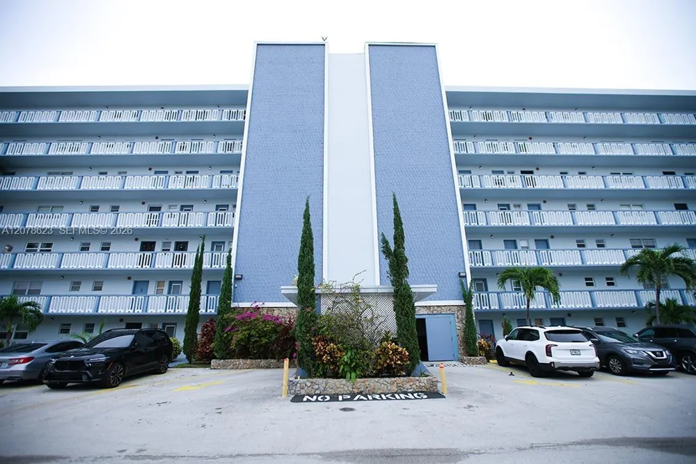 300 NE 12th Ave #703 Hallandale Beach, FL 33009