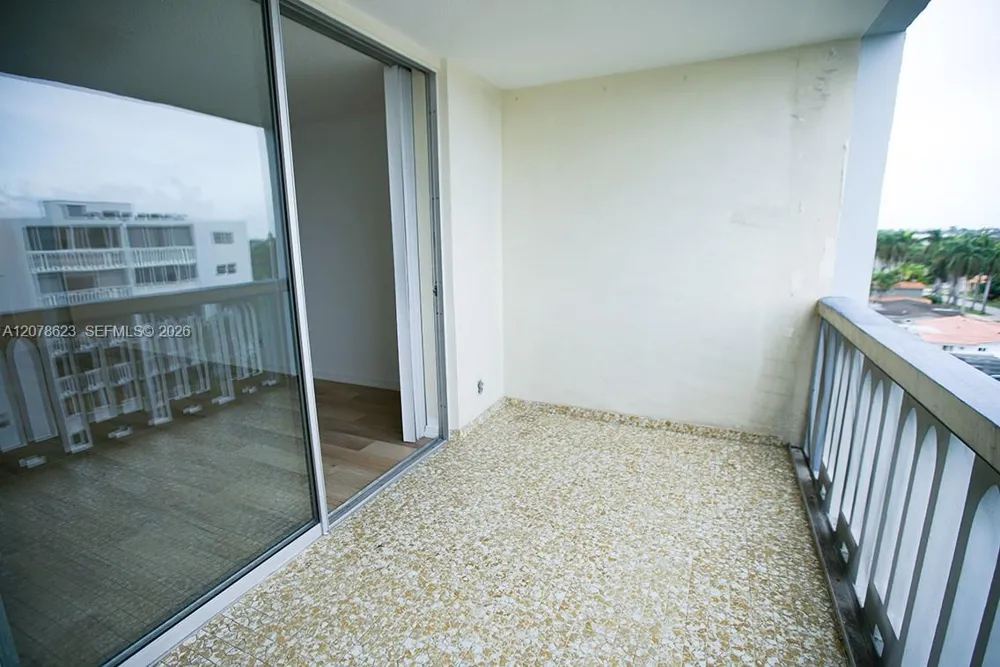 300 NE 12th Ave #703 Hallandale Beach, FL 33009