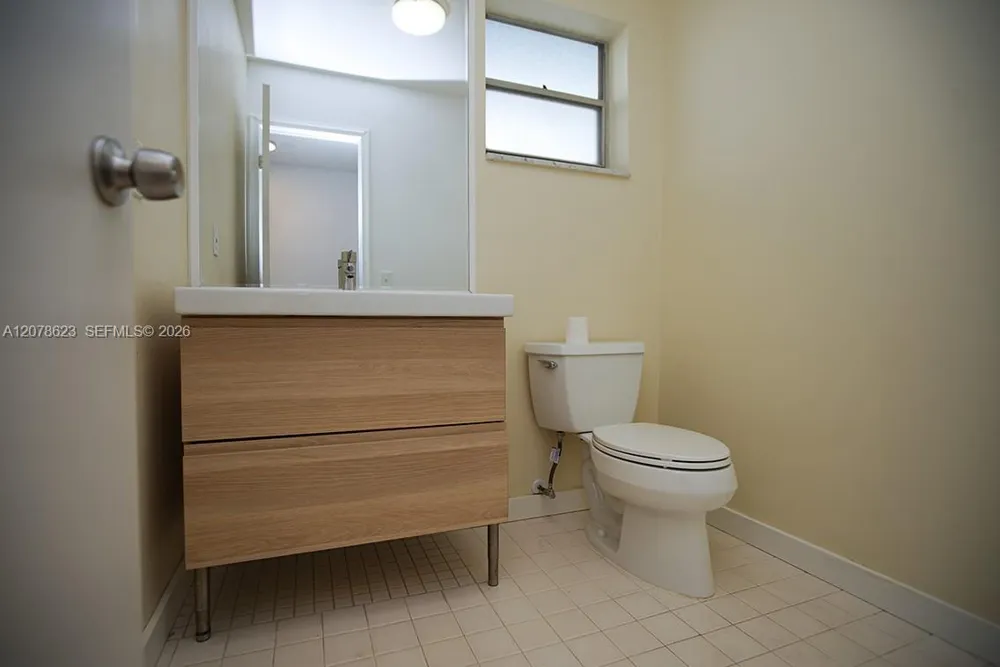 300 NE 12th Ave #703 Hallandale Beach, FL 33009