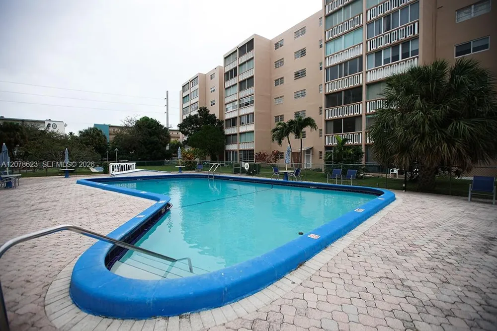 300 NE 12th Ave #703 Hallandale Beach, FL 33009