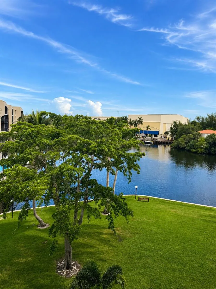 7 Royal Palm Way #505 Boca Raton, FL 33432