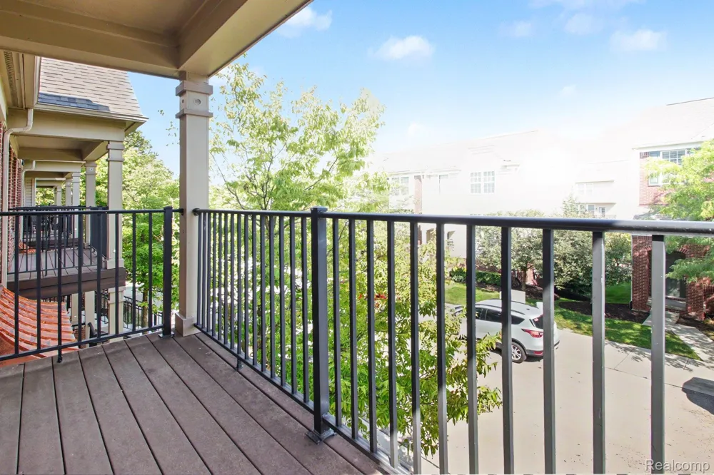 27909 Hopkins Drive Novi City, MI 48377