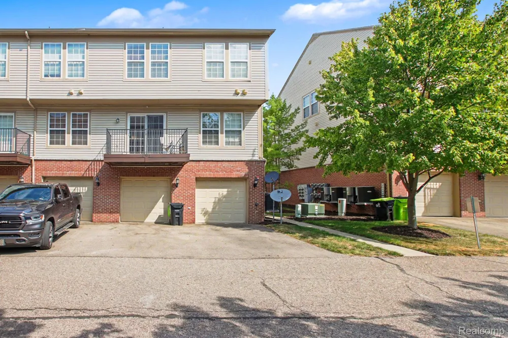 27909 Hopkins Drive Novi City, MI 48377