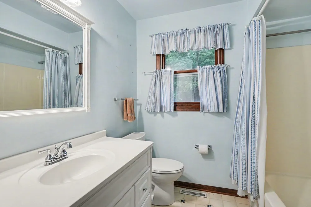 4730 W McMillan Road Fruitland Township, MI 49445