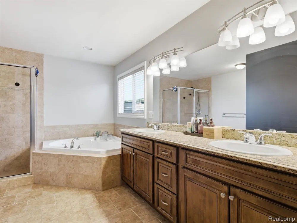 39218 Nautical Lane Harrison Charter Township, MI 48045