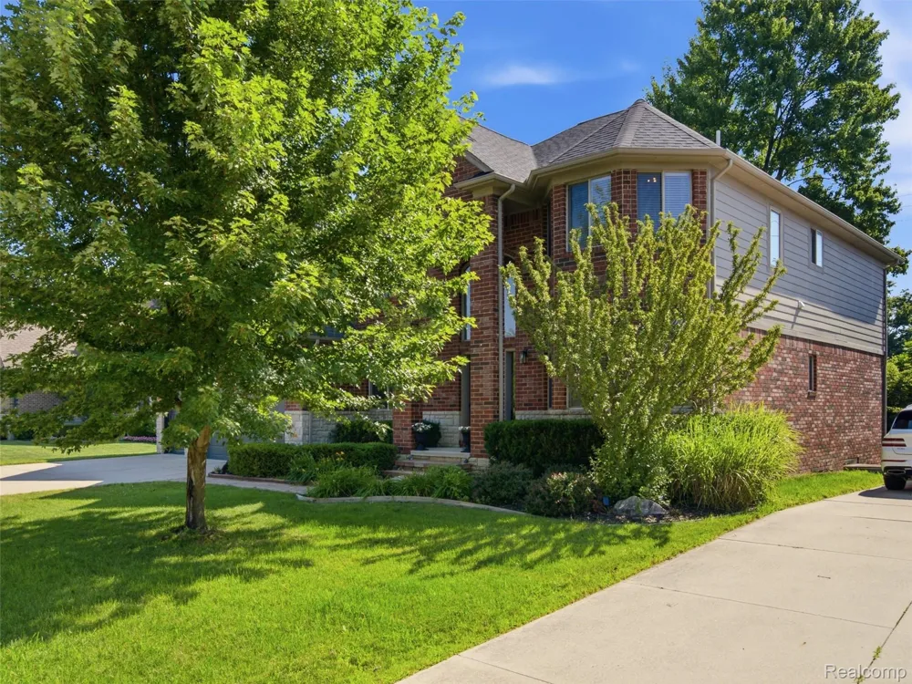 39218 Nautical Lane Harrison Charter Township, MI 48045