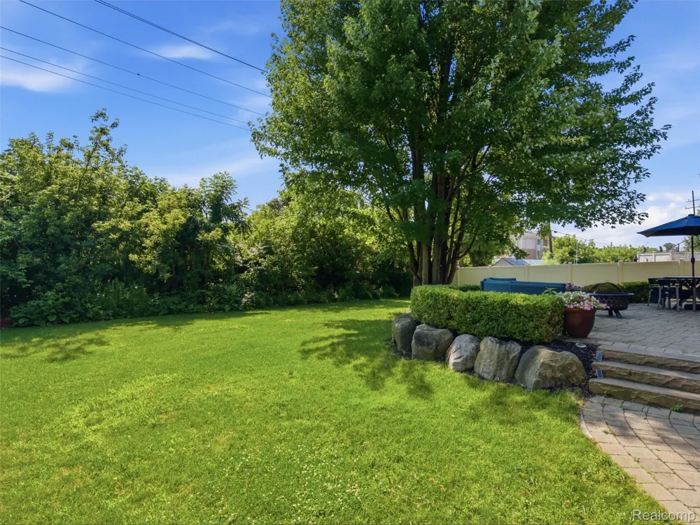 39218 Nautical Lane Harrison Charter Township, MI 48045