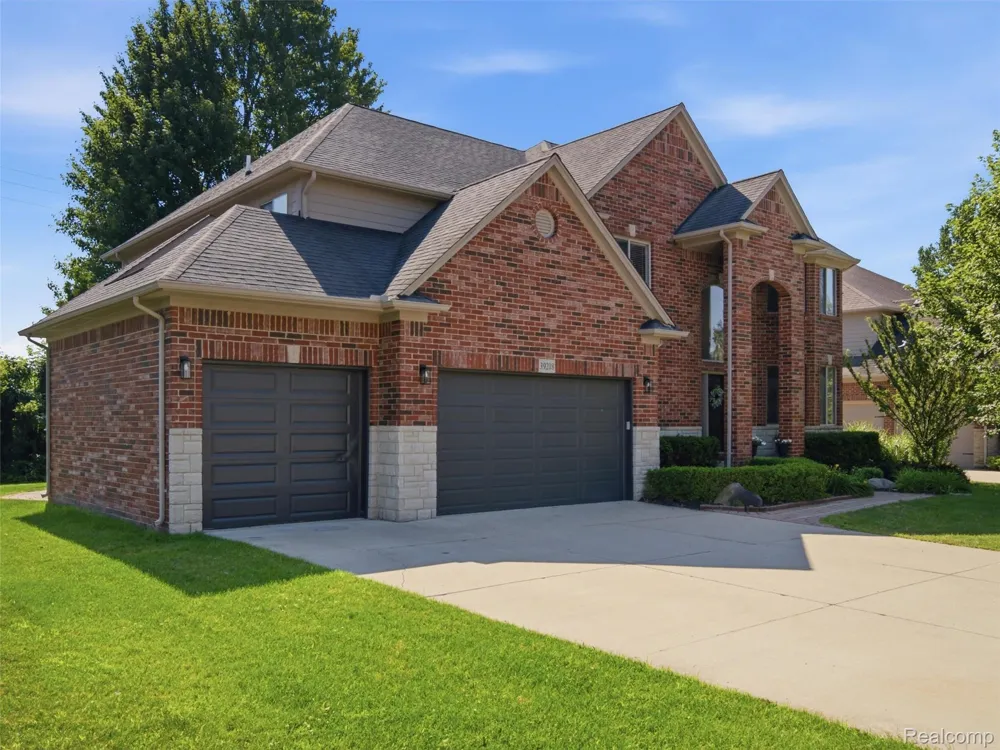39218 Nautical Lane Harrison Charter Township, MI 48045