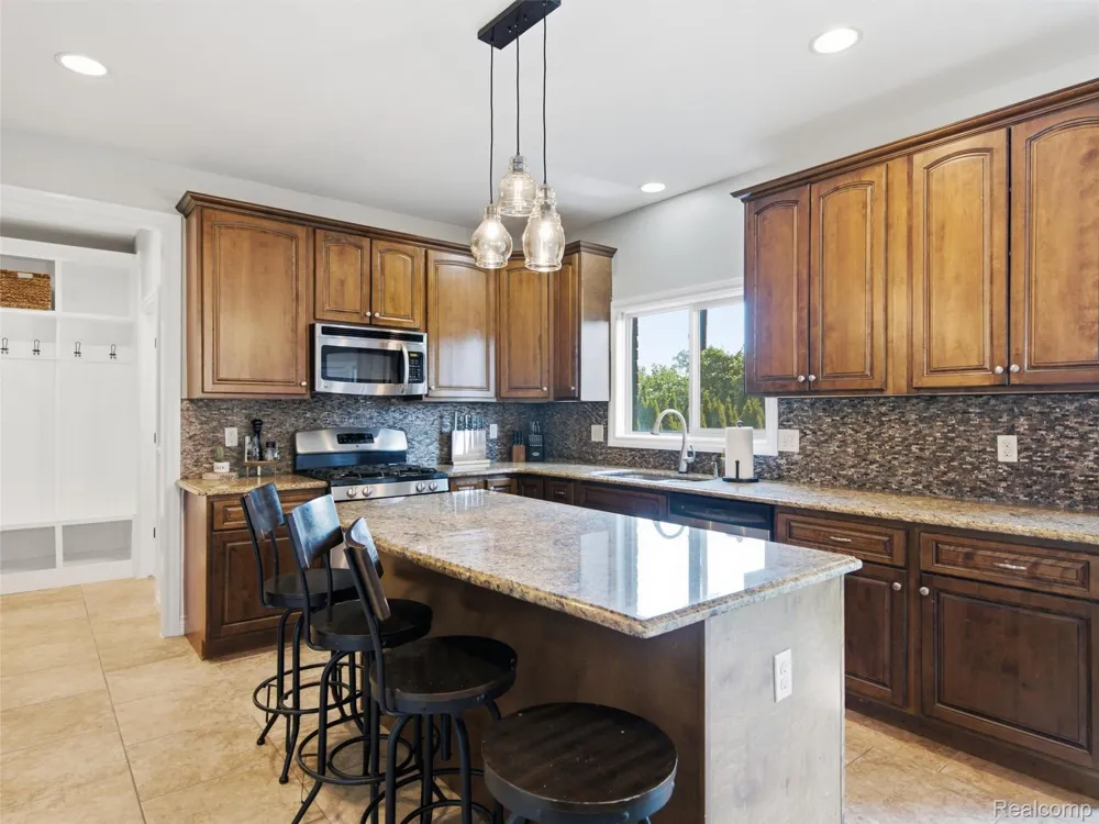 39218 Nautical Lane Harrison Charter Township, MI 48045