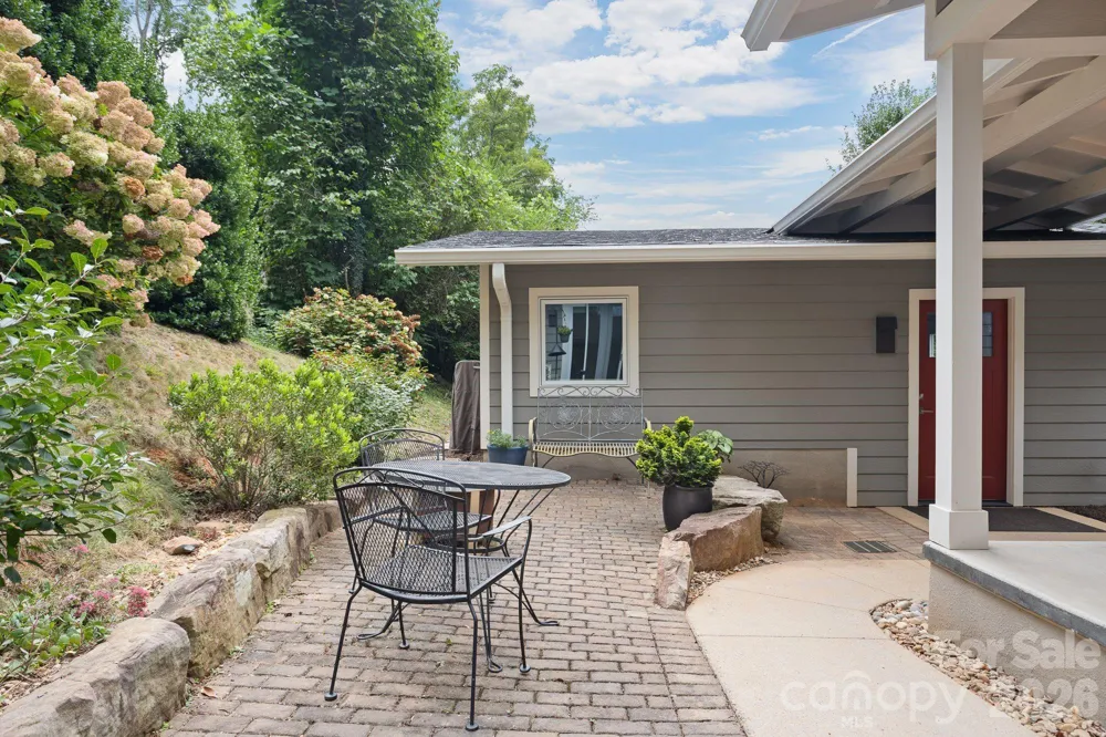 497 Kimberly Avenue Asheville, NC 28804