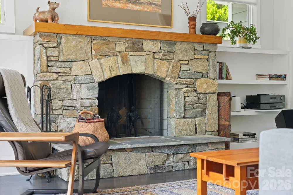 497 Kimberly Avenue Asheville, NC 28804