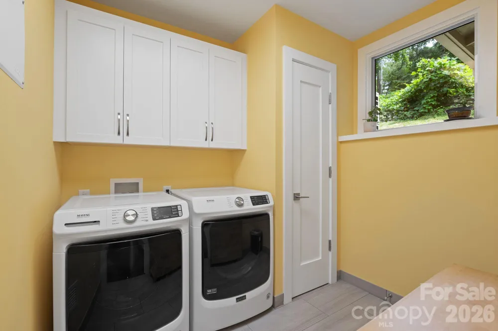 497 Kimberly Avenue Asheville, NC 28804