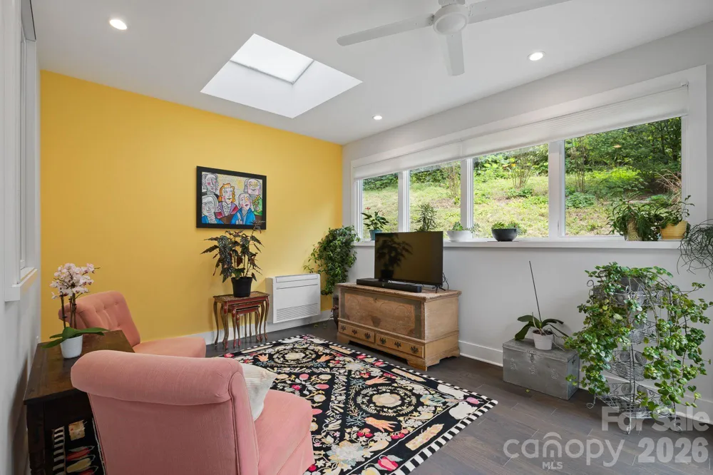 497 Kimberly Avenue Asheville, NC 28804