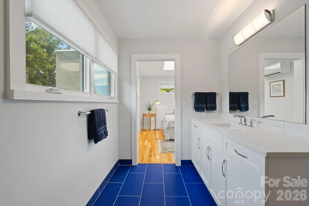 497 Kimberly Avenue Asheville, NC 28804