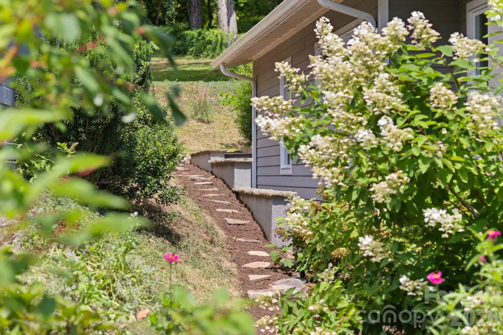 497 Kimberly Avenue Asheville, NC 28804