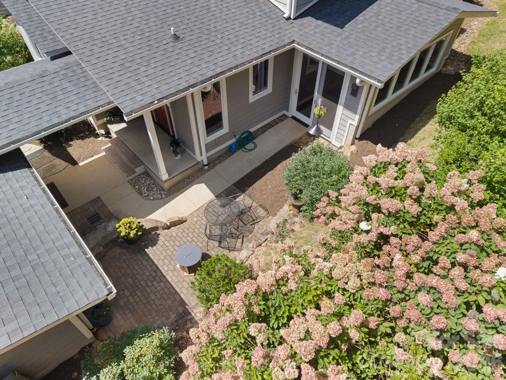 497 Kimberly Avenue Asheville, NC 28804