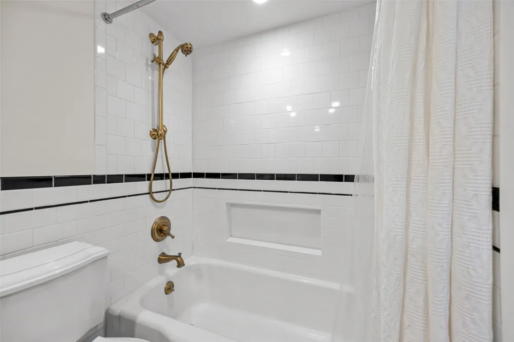 1304 Mariposa Drive #132 Austin, TX 78704