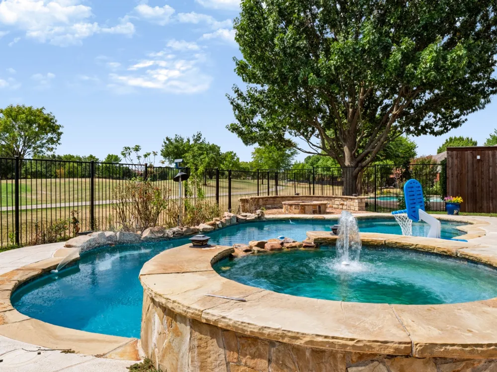 10518 Woodlands Trail Rowlett, TX 75089